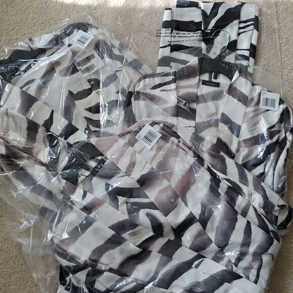 NATORI Tigre Slip Robe  - Picture 4 of 6